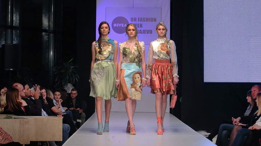 FASHION SHOW COLLECTION SPRING/SUMMER 2017